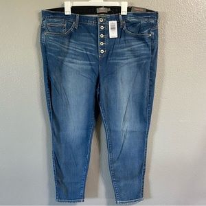 Torrid Bombshell Jeans Size 24S Short Inseam Ankle Blue High Waist Button Fly